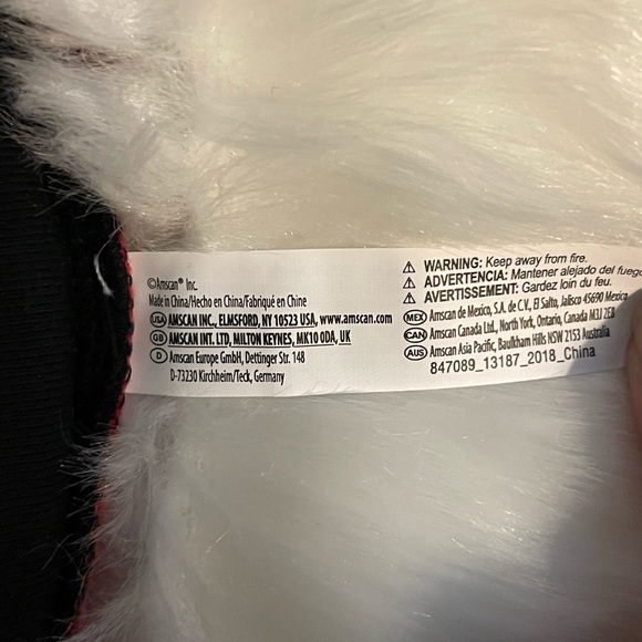 EUC Santa Skater Mini Skirt. Faux fur hem. Size Small.🧑‍🎄 - Picture 9 of 9